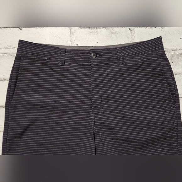 Ben Hogan Men's Golf Black And Grey Striped Shorts - Picture 3 of 8